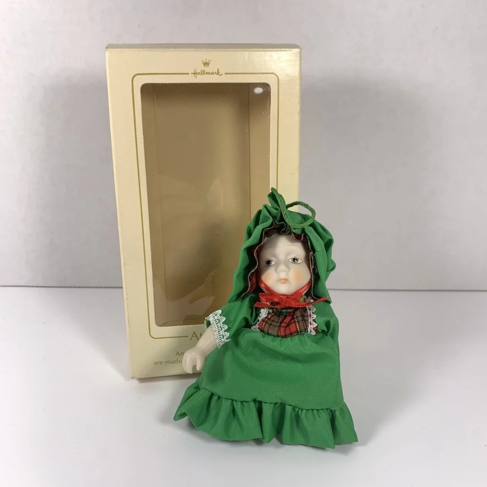 Hallmark 1984 Vintage Keepsake‎ 